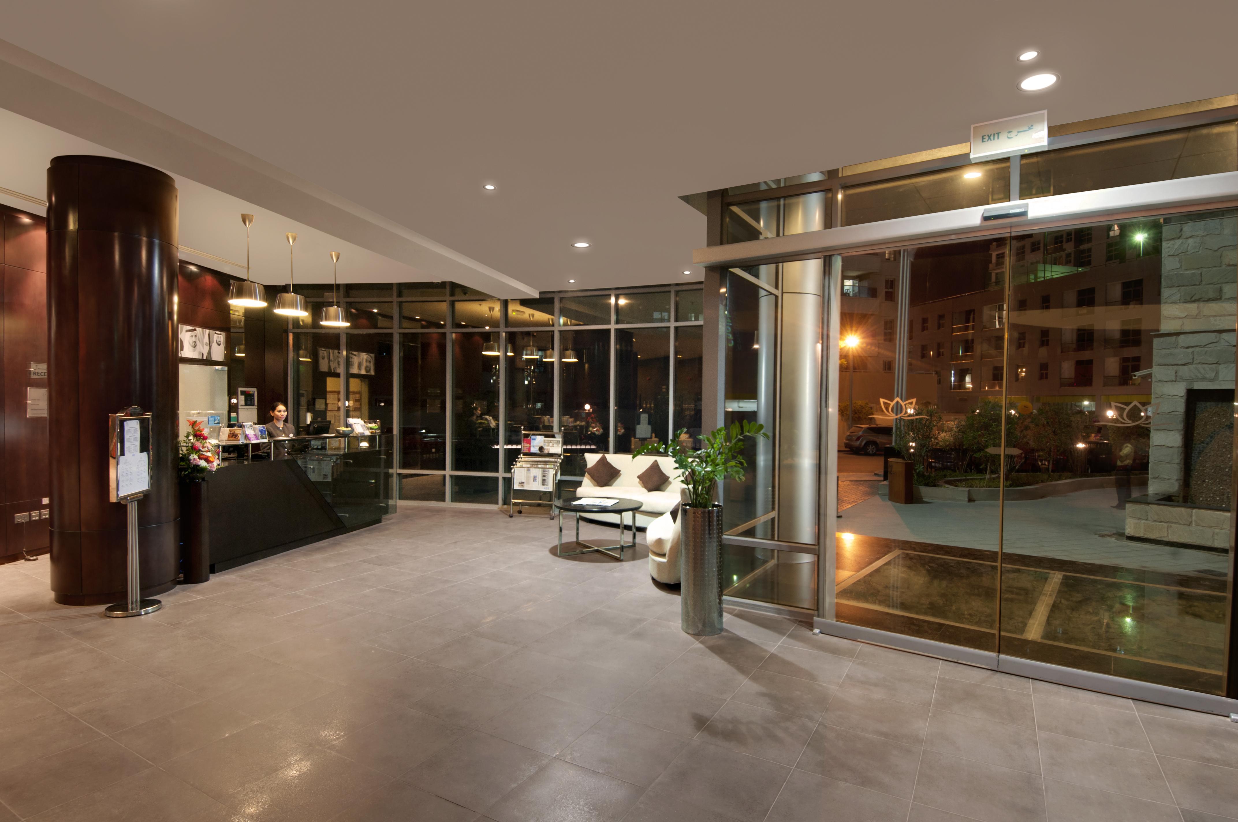 Signature Hotel Apartments And Spa Dubái Exterior foto