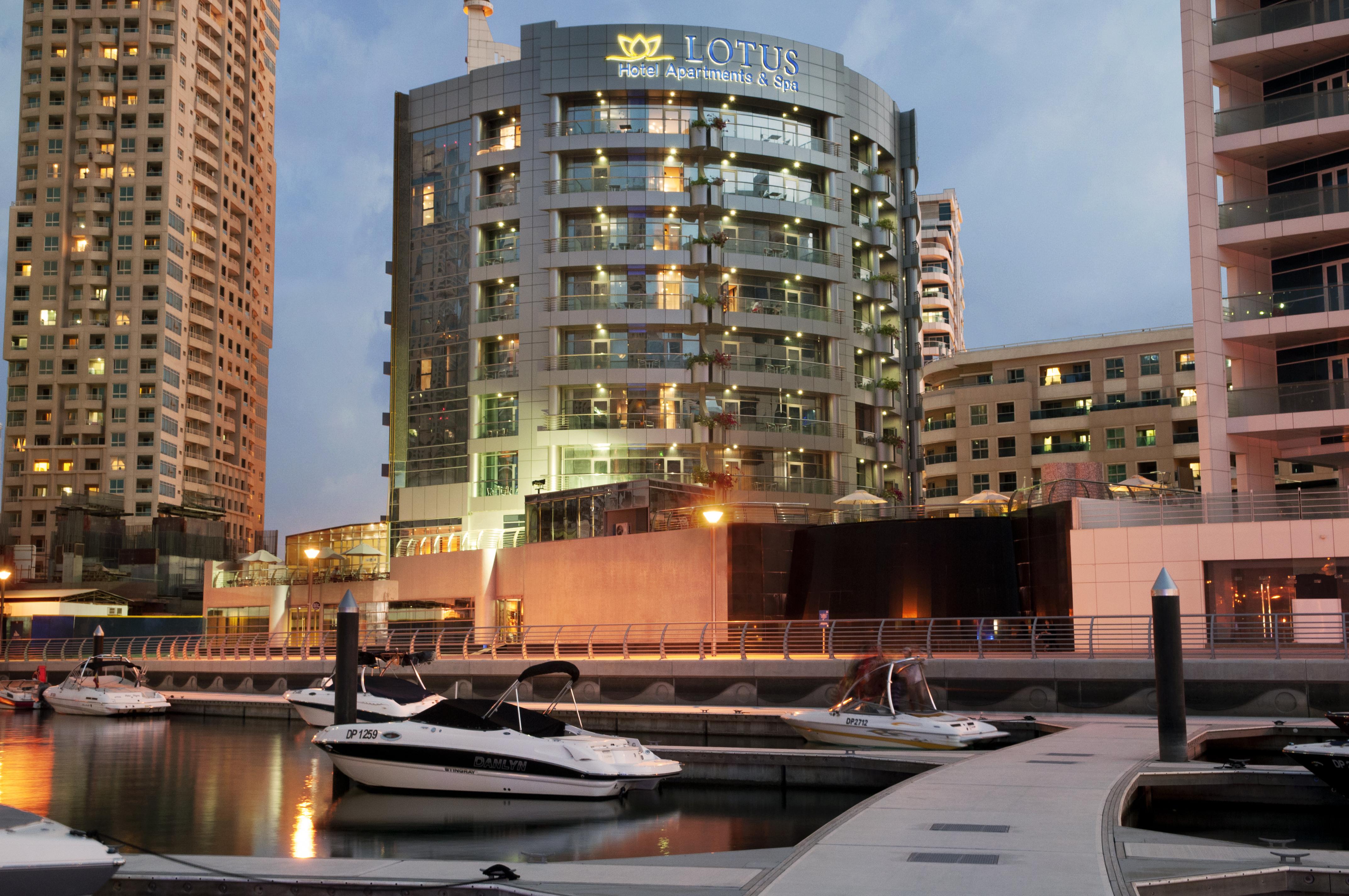 Signature Hotel Apartments And Spa Dubái Exterior foto